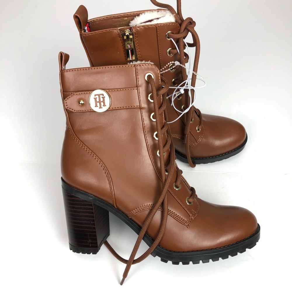 TOMMY HILFIGER Essie  lace up block heel boots  size 6 M camel color